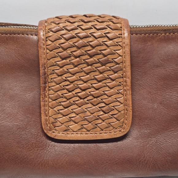 Vilenca Holland Genuine Cognac Brown Leather Crossbody Bay Purse Boho Chic - Picture 2 of 14